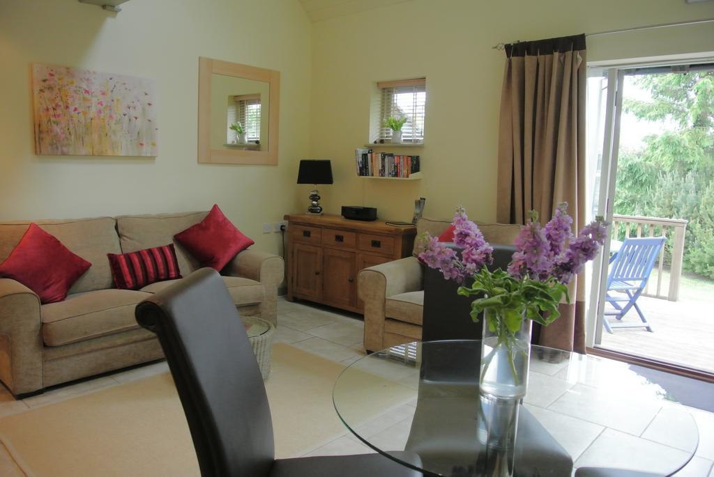 Frith Farm House Cottages Newnham  Habitación foto